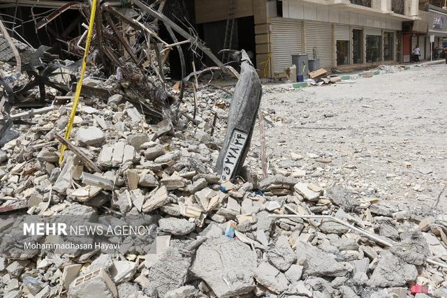 آغاز عملیات آواربرداری واحدهای تخریب‌شده از سیل در سیریک