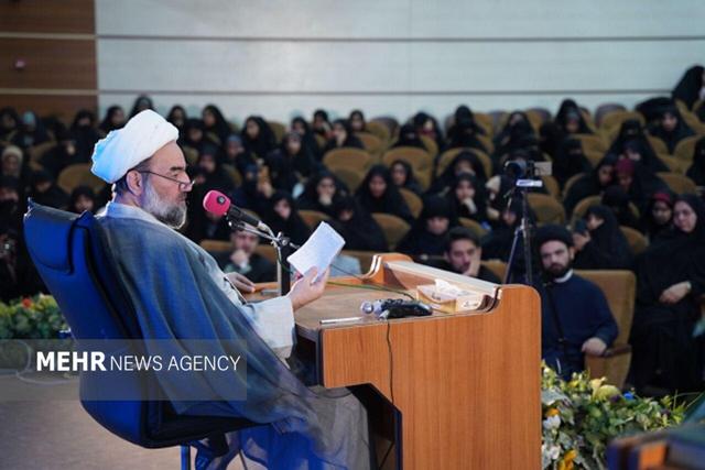 پاسخ آیت‌الله محامی در خصوص مسئله دختران بازمانده از تحصیل