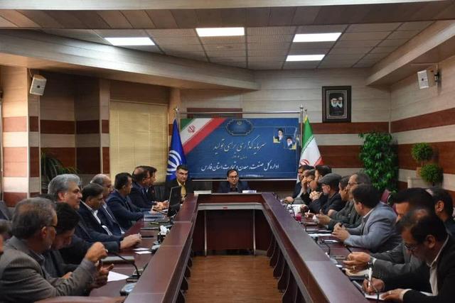مجرب: حمایت از تولید و صنایع دانش‌بنیان اولویت اداره کل صمت فارس است