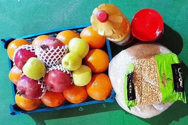 توزیع بیش از هزار بسته‌ یلدایی رضوی میان خانواده‌های کم‌بضاعت فارس