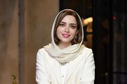 تیپ لاکچری و اروپایی بهنوش طباطبایی در اولین روز زمستان+ فیلم