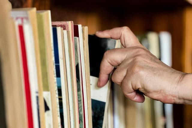 موج‌زدگی اجتماعی، قطب‌نمای بازار کتاب را از کار انداخته است