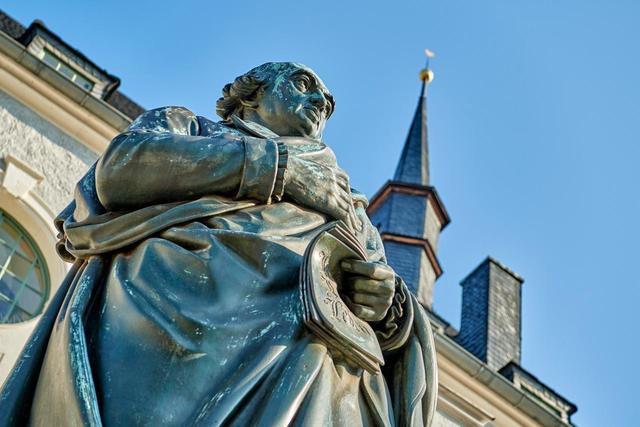 جایی میان روشنگری و رمانتیسم