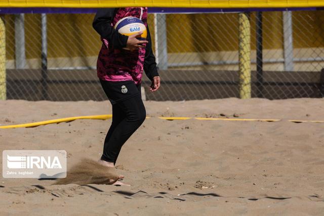 نتایج روز نخست رقابت‌های تور ملی والیبال ساحلی بانوان در قشم