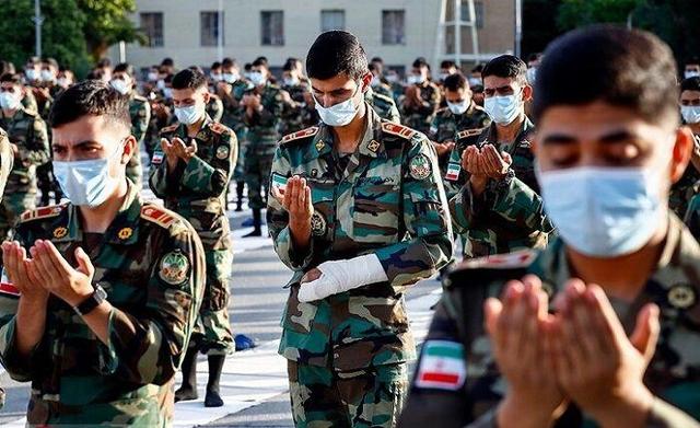 نماز عامل یکپارچگی و صلابت نیروهای مسلح جمهوری اسلامی است + فیلم