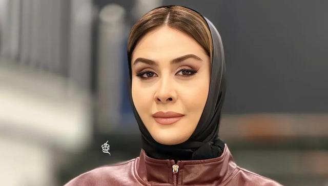 سارا والیانی با استایل چرمی در جشن حافظ؛ جسارت در انتخاب رنگ و برش (عکس)