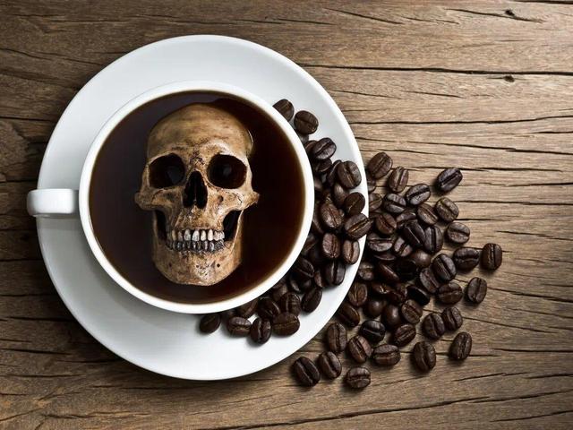 خبر بد برای علاقه‌مندان به قهوه/ زنان بیشتر احتیاط کنند