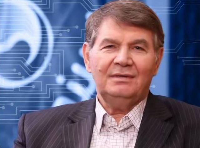 رئیس هیئت‌مدیره هلدینگ «انتخاب» چهره ماندگار صنعت، معدن و تجارت شد