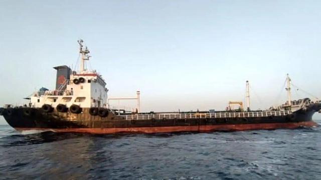 ببینید | اولین تصاویر از توقیف کشتی حامل ۴ میلیون لیتر سوخت قاچاق در خلیج فارس