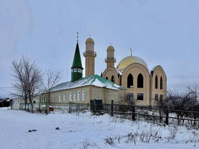 روستای سرِدنیا یلیوزان در روسیه با ۱۲ مسجد