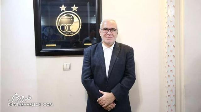 خبرورزشی‌گردی| جنجال در تمرین؛ برو هر وقت چک‌هایت نقد شد برگرد/ مدافع استقلال جواب مدیرعامل را با طعنه داد!