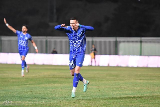 ویدیو| سوپرگل ستاره استقلال به سبک آرین روبن/ گل سوم به المحرق با حرکت انفرادی یاسر آسانی