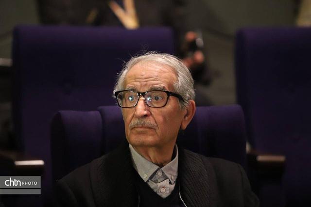 آینه‌کاری ایرانی، تجلّی وحدت در کثرت و رسانه‌ای جهانی از اندیشه ایرانی است/ هنر آینه‌کاری را نباید از هستی‌شناسی جدا کرد