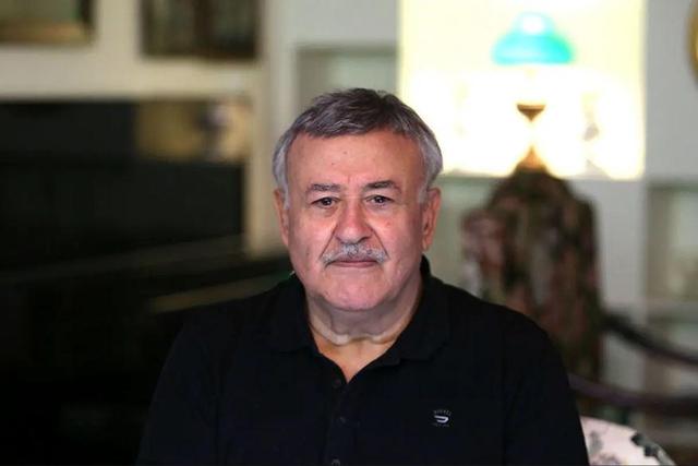 صادق تبریزی در شکوفایی خوشنویسی مدرن سهمی مؤثر داشت