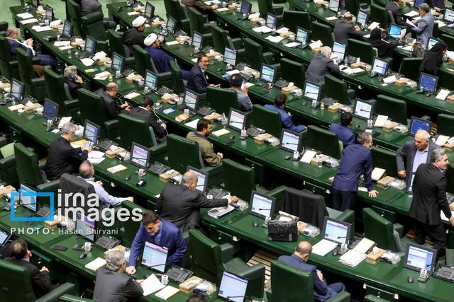 نمایندگان مجلس توقیف و تعقیب نفتکش‌ها توسط آمریکا در منطقه کارائیب را محکوم کردند