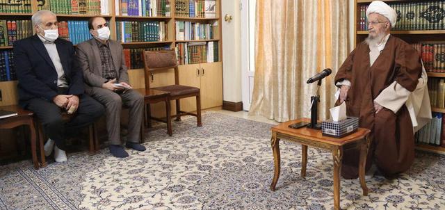 آیت‌الله مکارم شیرازی: تصمیمات کلان آینده ایران در آموزش و پرورش رقم می‌خورد