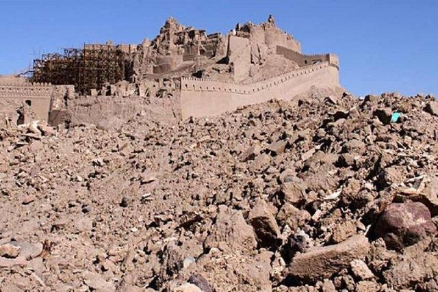 زلزله بم و میراث آن؛ پیشرفت مهندسی و خطرات تشدید ریسک جمعیتی در پهنه‌‎های گسلی