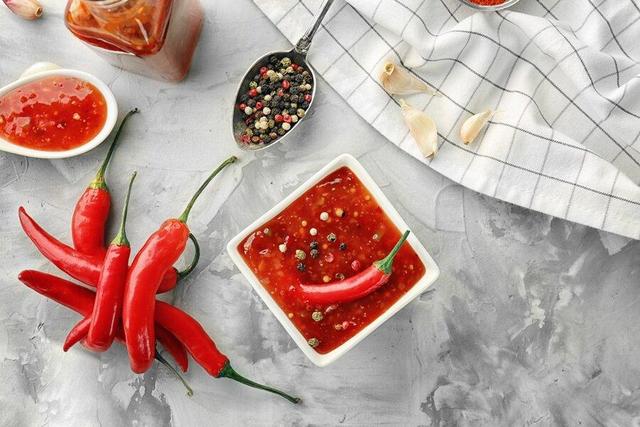 چگونه تندی فلفل را برای ترشی بگیریم؟ ؛ ساده‌ترین راه برای گرفتن تندی فلفل