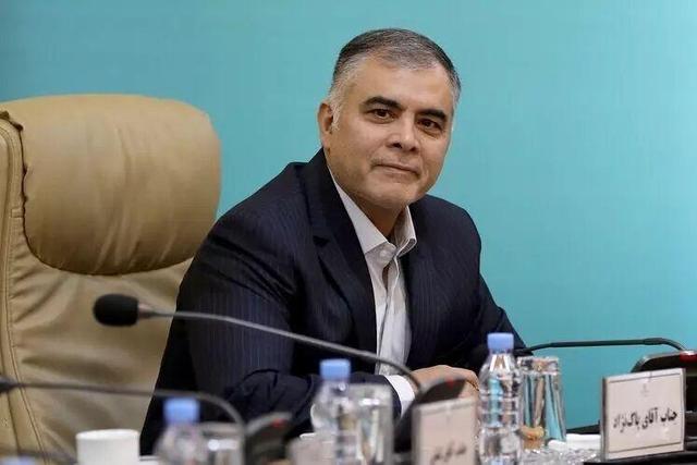 سهمیه بنزین معمولی تغییری نکرده؛ عرضه بنزین سوپر خارج از سهمیه