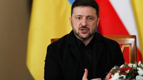 40% of Ukrainians think Zelensky is involved in corruption – poll