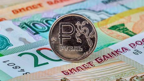 Ruble posts strongest gains since 1994 – Bloomberg