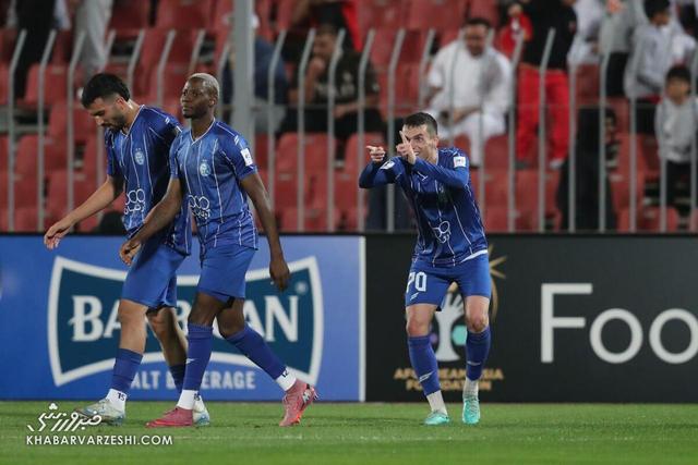 سوغاتی ۱۸ میلیاردی استقلال از بحرین!