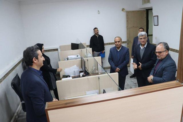 فرماندار سمنان خواستار جبران کمبود نیروی انسانی در اداره ثبت‌احوال شد