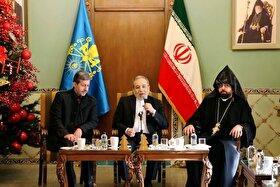 عراقچی: همزیستی ارامنه و مسلمانان در ایران الگویی مثال‌زدنی است