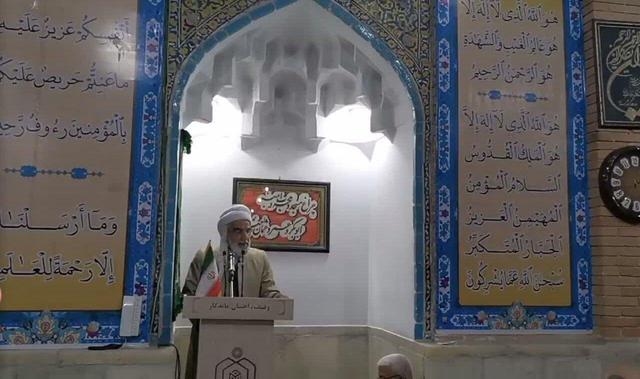 ماموستا رستمی: رهاشدگی فضای مجازی ایمان و اخلاق جوانان را تهدید می‌کند