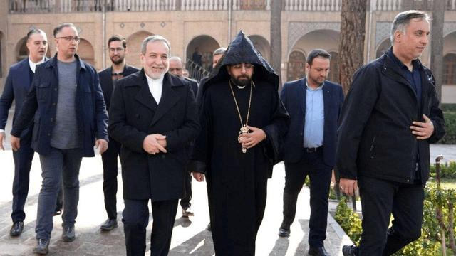 بازدید وزیر امور خارجه از کلیسای وانک در دومین روز سفر به اصفهان