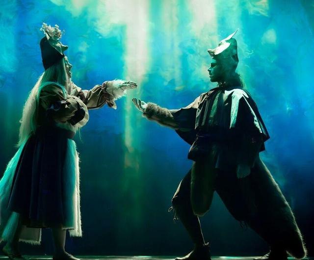 عرض اندام «رابین هود» در تالار وحدت/ غلبه نور بر تاریکی+فیلم