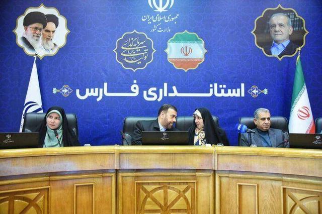 گفت‌وگوی صمیمانه زنان فارس با معاون رئیس‌جمهور؛ از پیشرفت‌های مدیریتی تا دغدغه‌های روزمره