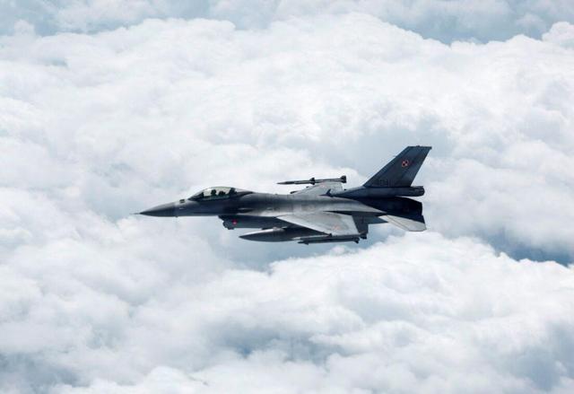 لهستان از رهگیری هواپیمای روسی بر فراز دریای بالتیک خبر داد