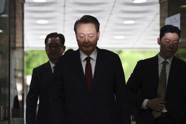 ۱۰ سال حبس در انتظار آقای رئیس‌جمهور سابق