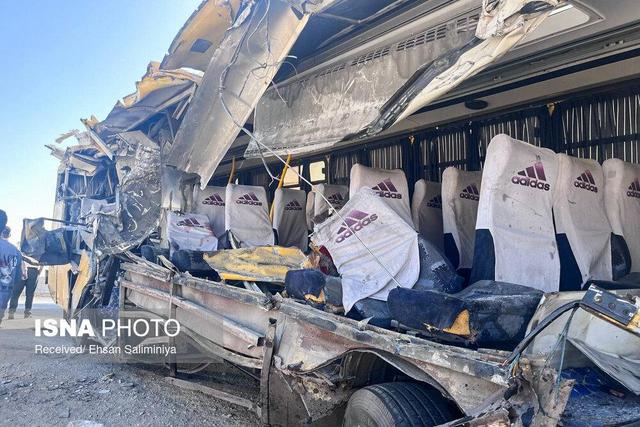 واژگونی اتوبوس در بزرگراه تهران-کرج/ ۴ نفر مصدوم شدند