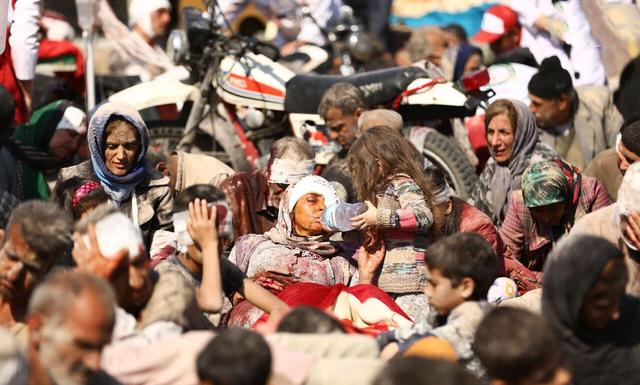 صحنه های عجیب و تلخ فرمانده در زلزله بم | ببینید