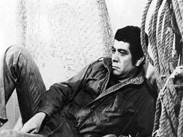 عکس/ بهروز وثوقی ۳۱ ساله در نمایی از فیلم «تنگه اژدها»؛ سال ۴۷