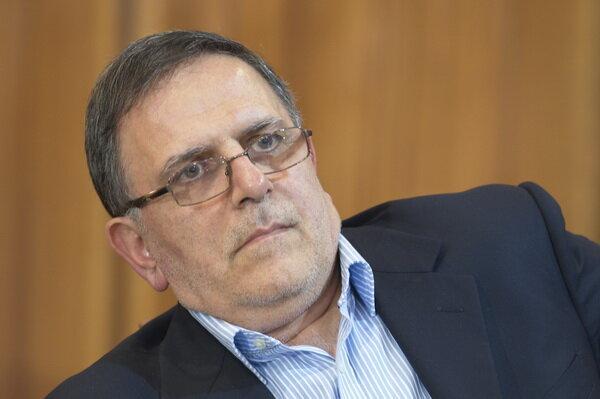 ببینید |سیف: افراد زیادی هستند که با خالیبندی میگویند ارز وارد کشور میکنیم