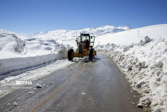 برف‌روبی ۲۲ کیلومتر از راه‌های آذربایجان‌غربی؛ همه محورها باز هستند
