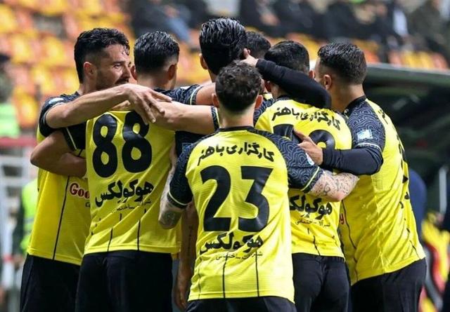 صدر جدول زرد ماند/ سپاهان قهرمان نیم‌فصل شد +جدول لیگ‌برتر