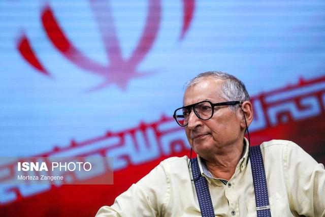 زیباکلام: گمشده اصلی جامعه ایران دموکراسی است