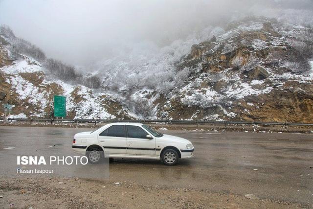 بارش برف و کولاک در محورهای مواصلاتی زنجان/پرهیز از سفرهای غیرضروری