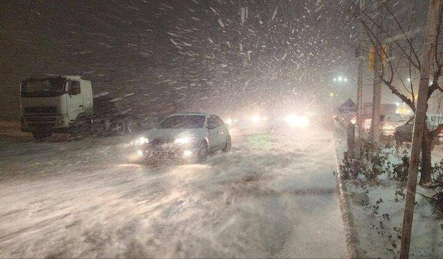 از کولاک در اصفهان و سقز تا بارندگی شدید در دزفول و کنگان + ویدئو | تصاویری از وضعیت آب و هوایی نقاط مختلف کشور