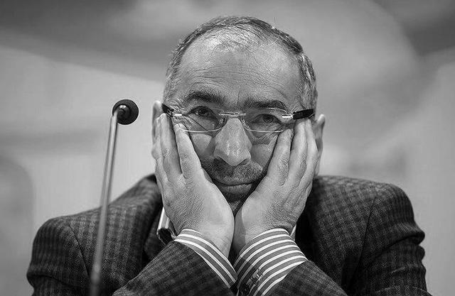 ببینید | زیباکلام: جمهوری اسلامی شروط ترامپ را مخفیانه می‌پذیرد؛ باید بدهیم برود!