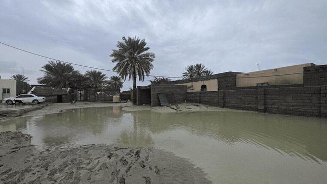 ادامه بحران سیلاب در برخی محلات جاسک