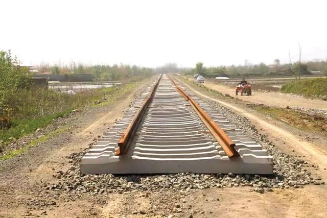 تغییر مسیر راه آهن رشت - آستارا به نفع سوداگران؛ خط قرمز دستگاه‌های نظارتی