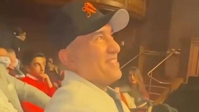 ویدیو| عقاب آسیا در سان‌فرانسیسکو تماشاگر کنسرت خواننده محبوب