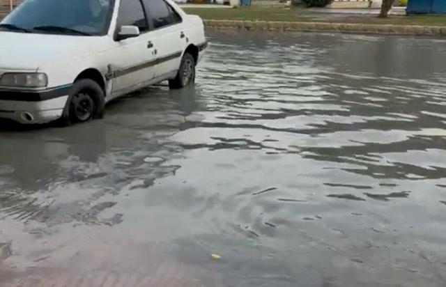 آبگرفتگی خیابان‌ها و معابر شهر گناوه