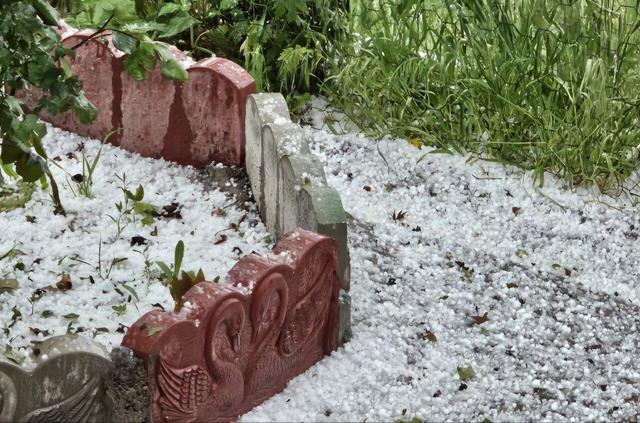 تگرگ جاده اهواز - شوش را سفیدپوش کرد