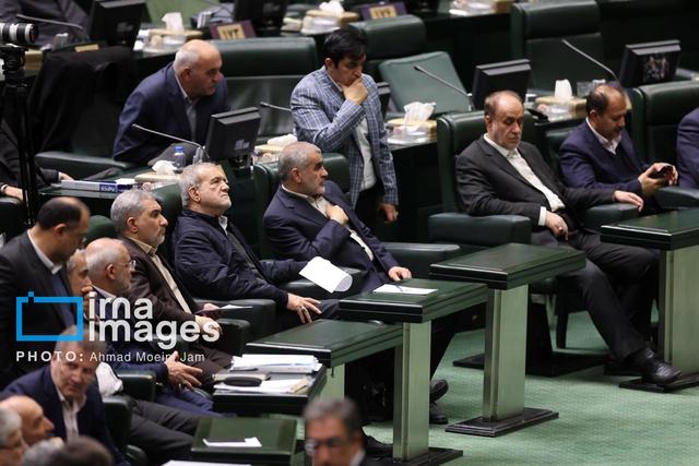 نماینده اسفراین: شرایط فروش نفت در لایحه بودجه ۱۴۰۵ مشخص شود